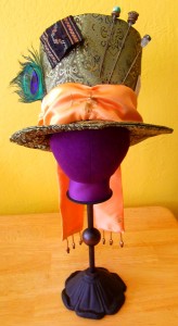 la petit chapeau Mad front